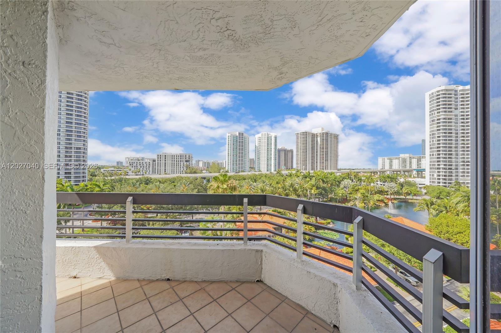 3600 Mystic Pointe Dr #812, Aventura FL 33180