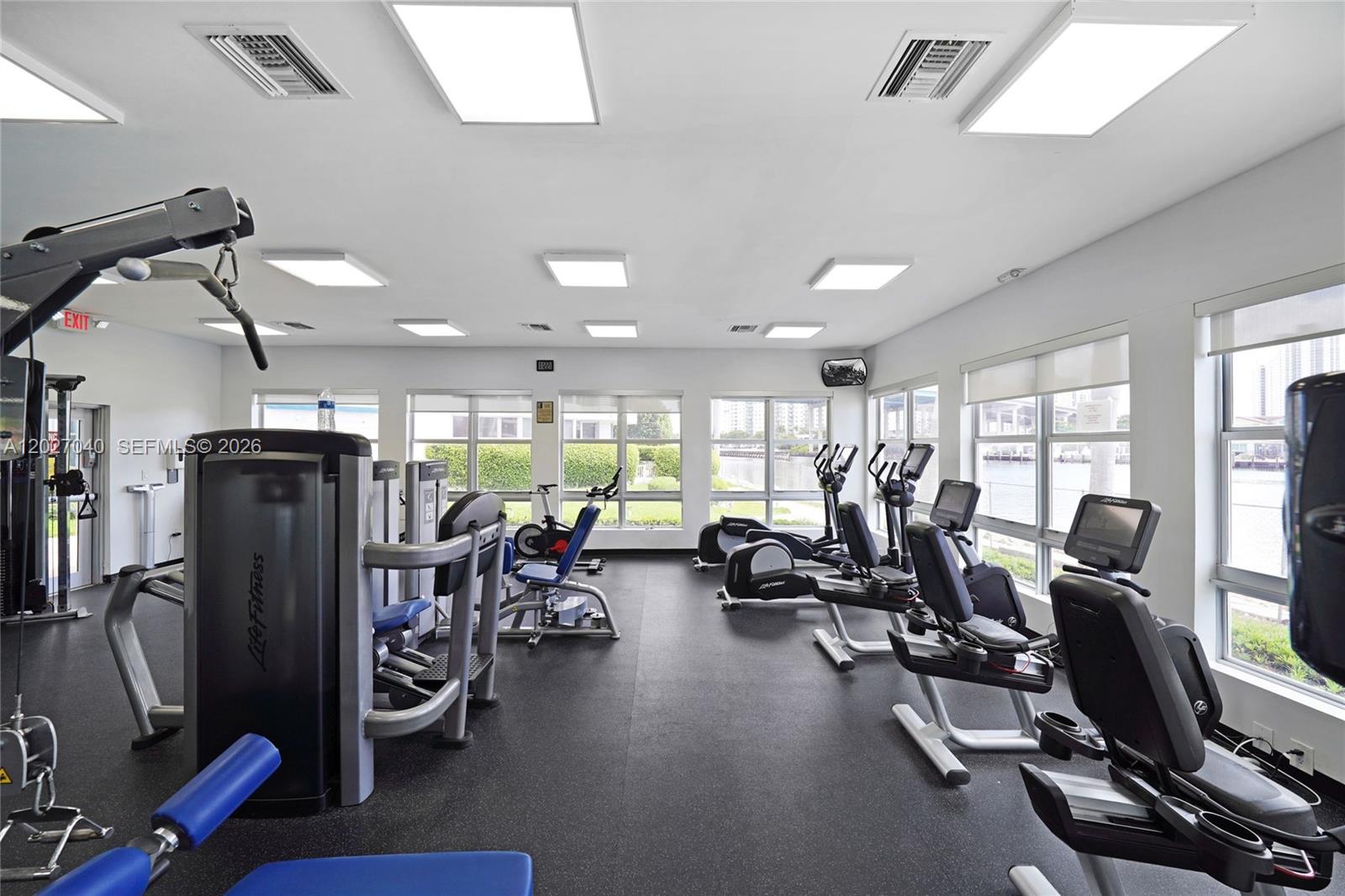 3600 Mystic Pointe Dr #812, Aventura FL 33180