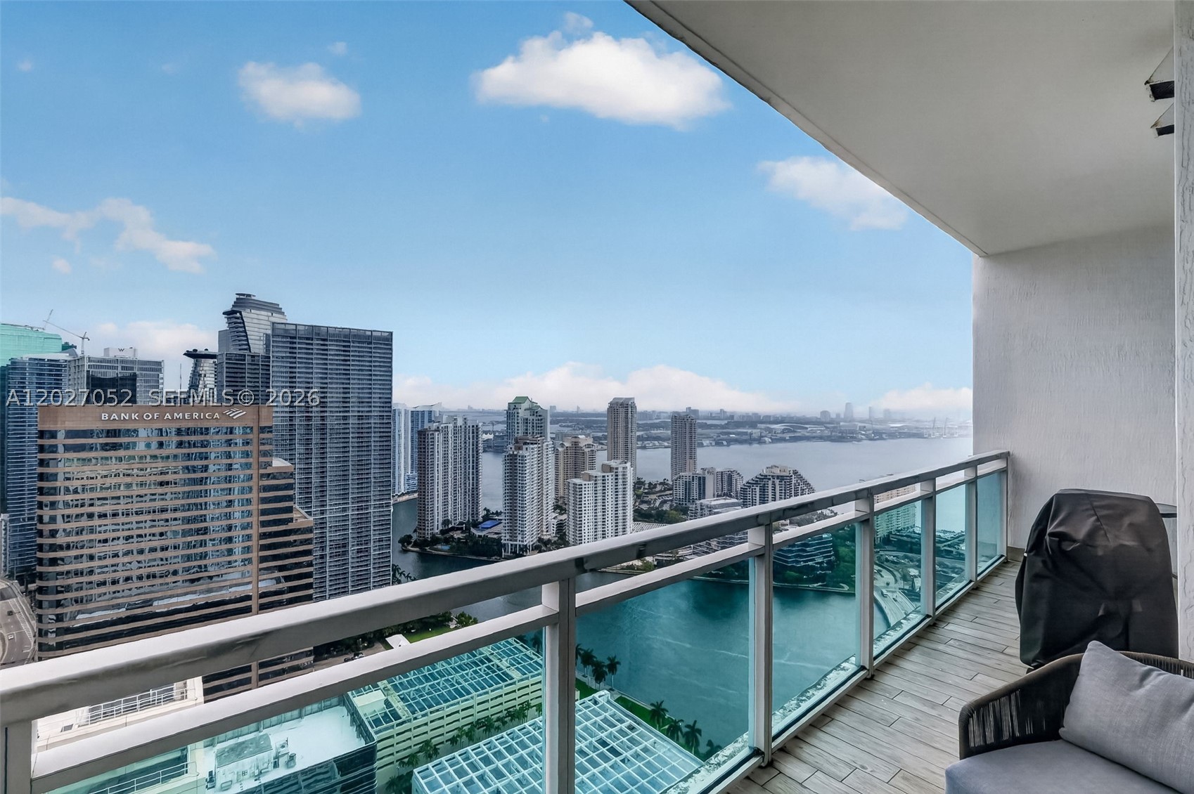 950 Brickell Bay Dr #4504, Miami FL 33131