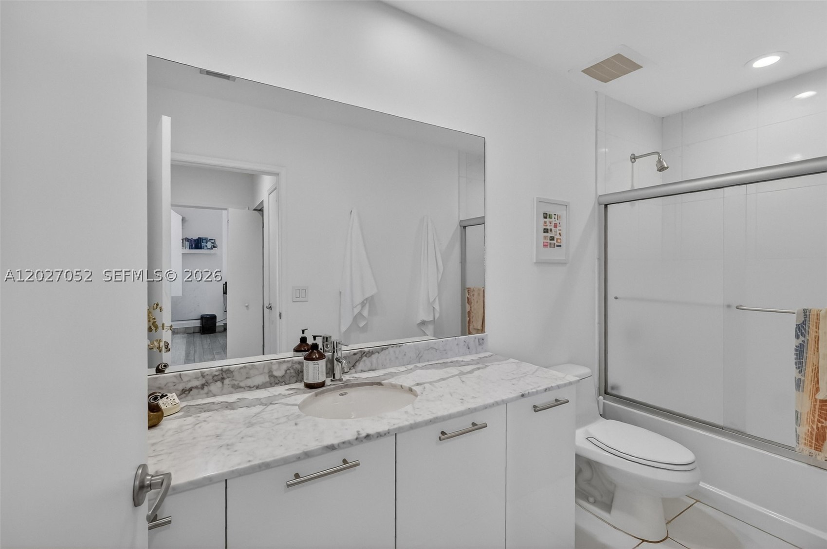 950 Brickell Bay Dr #4504, Miami FL 33131