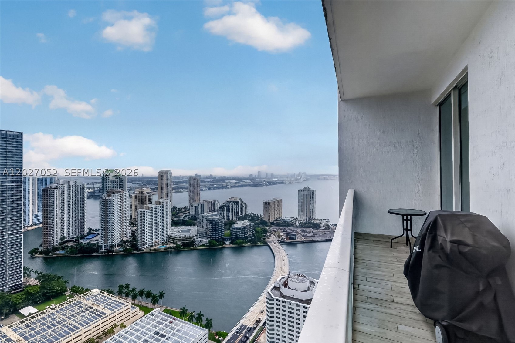950 Brickell Bay Dr #4504, Miami FL 33131