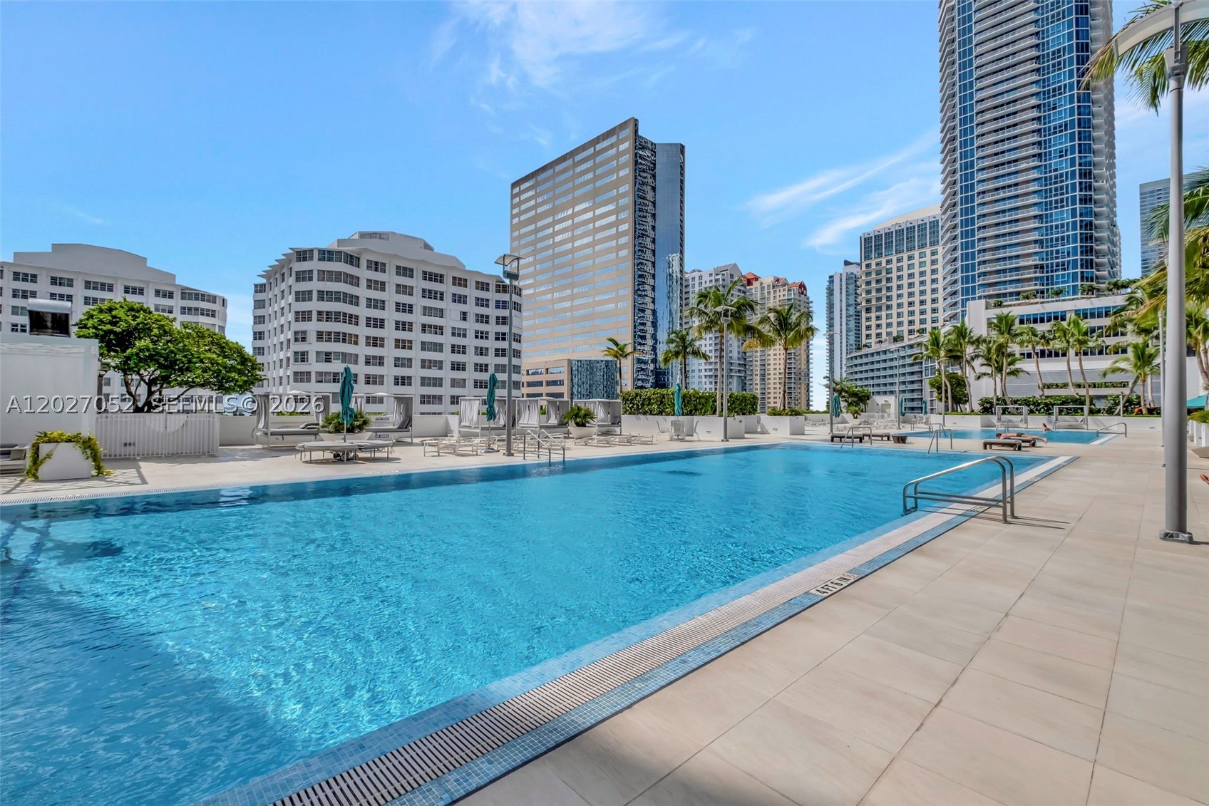 950 Brickell Bay Dr #4504, Miami FL 33131