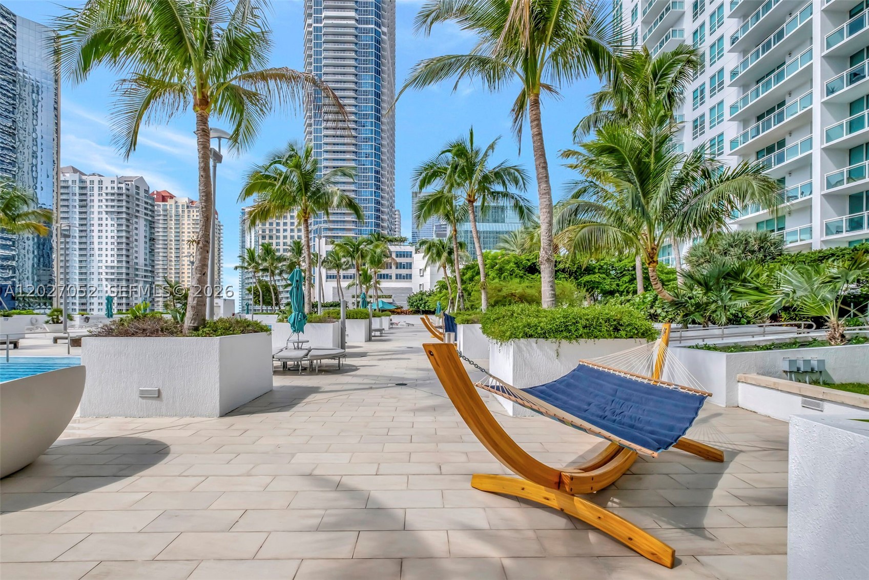 950 Brickell Bay Dr #4504, Miami FL 33131