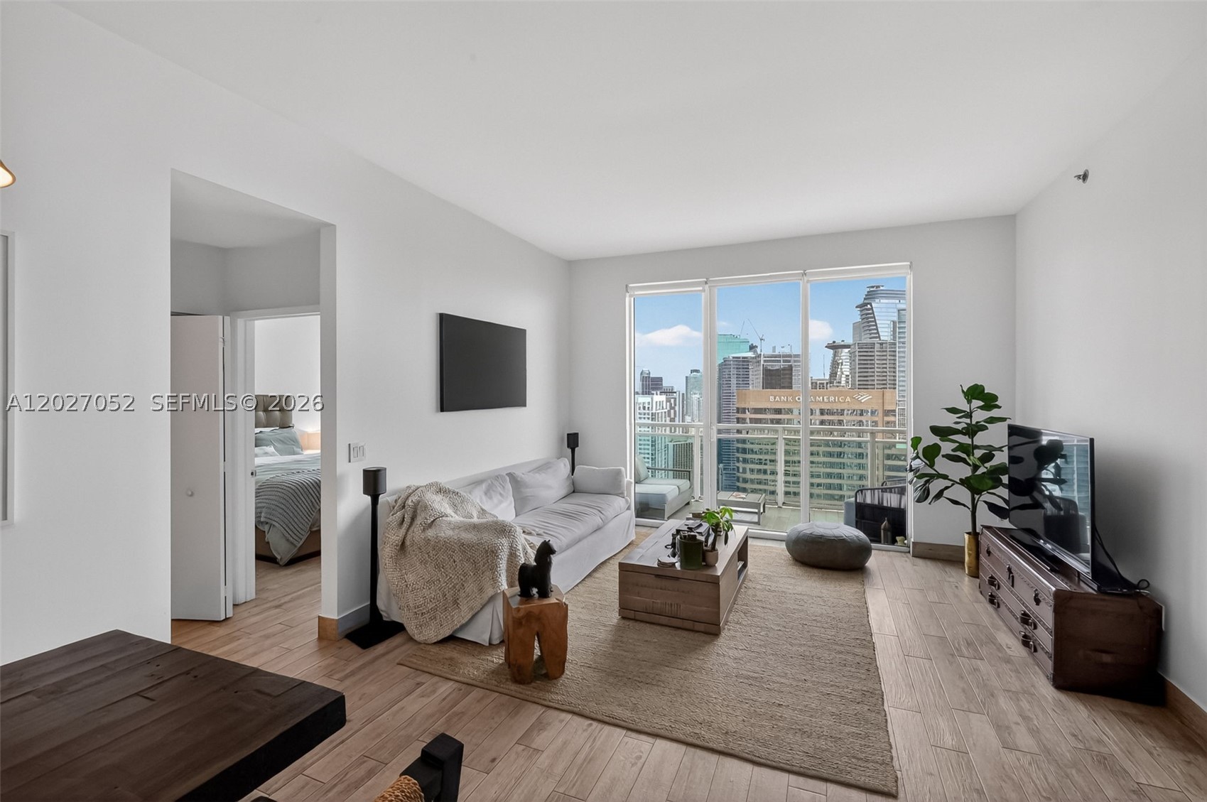 950 Brickell Bay Dr #4504, Miami FL 33131