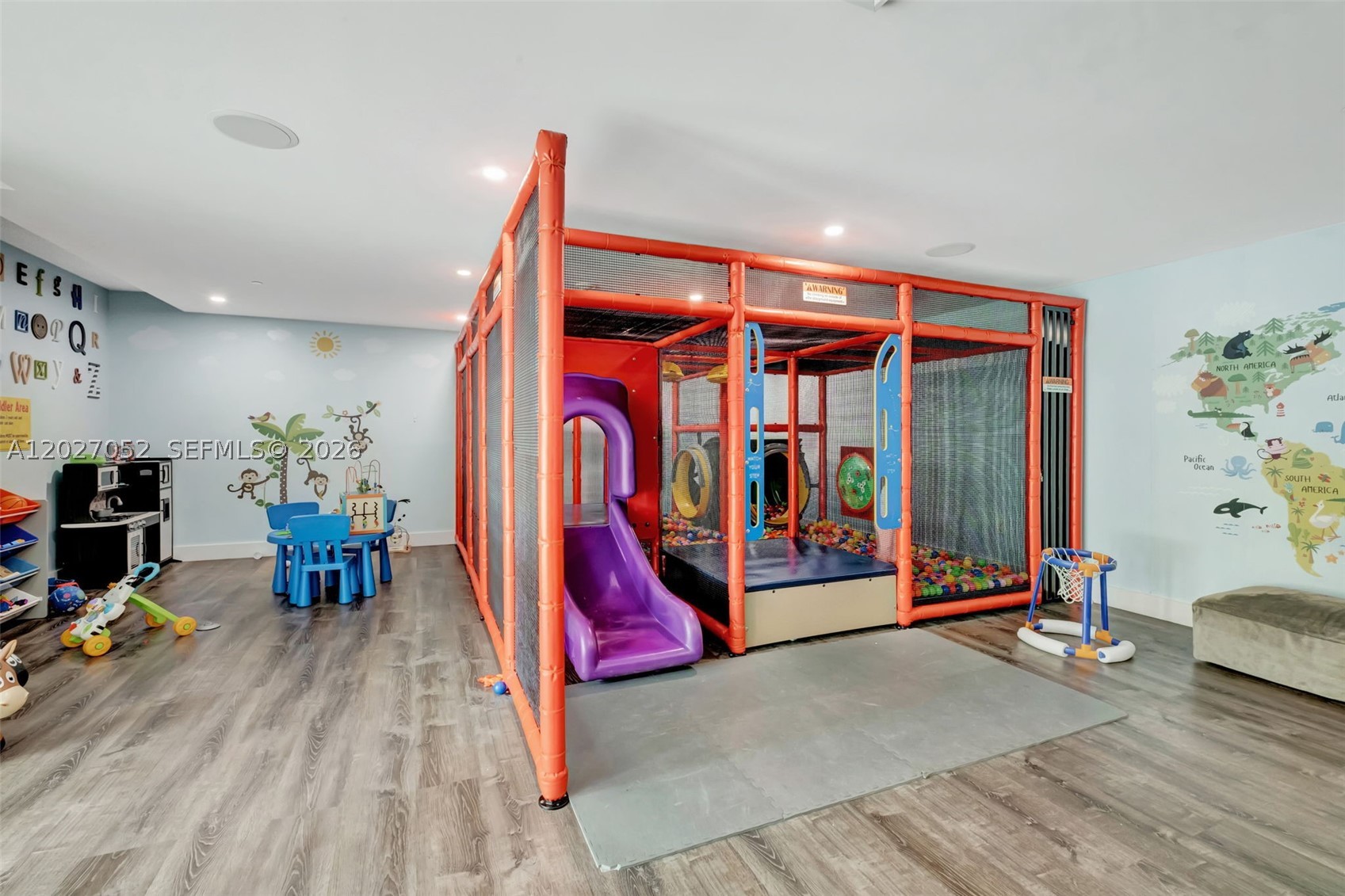 950 Brickell Bay Dr #4504, Miami FL 33131