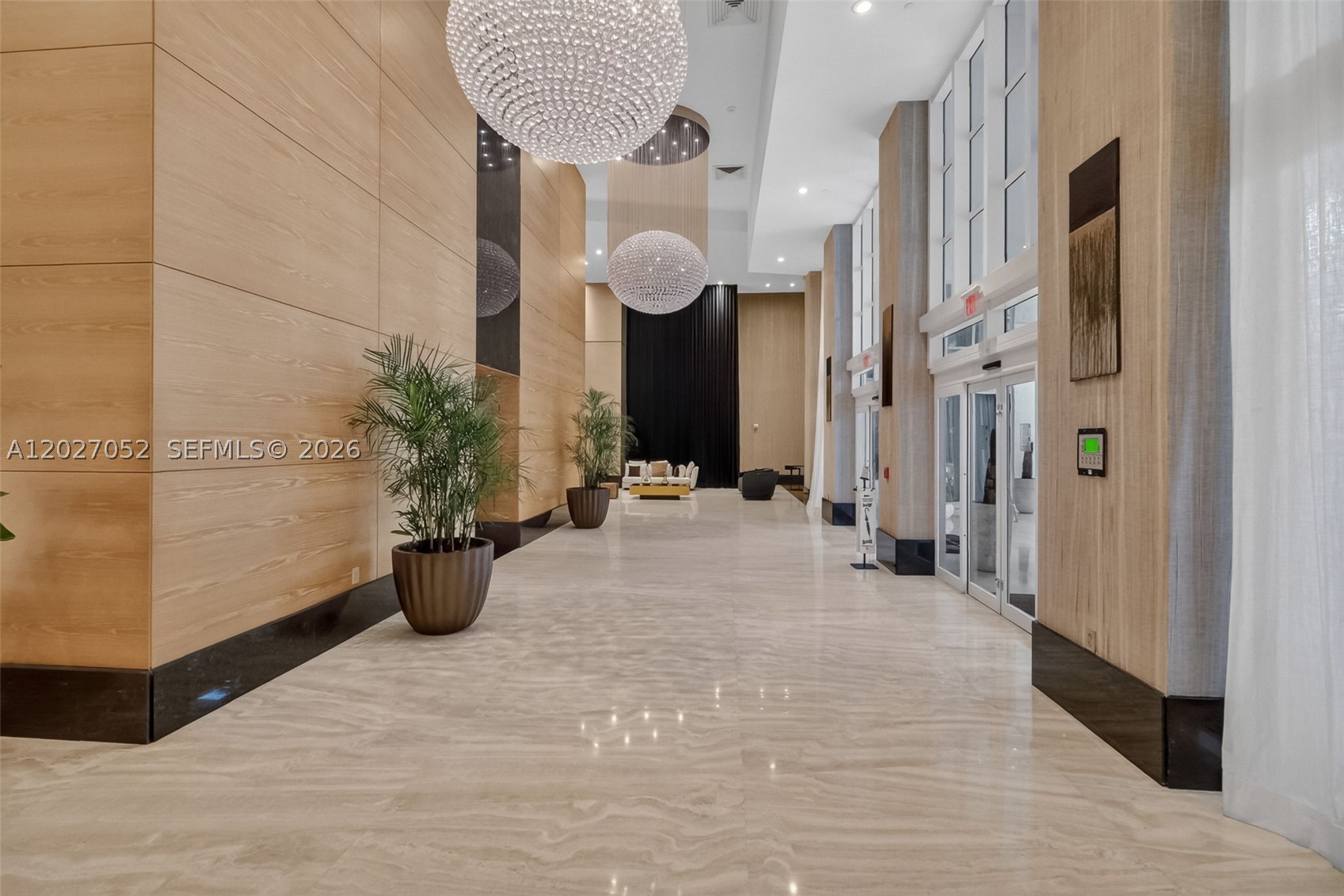 950 Brickell Bay Dr #4504, Miami FL 33131