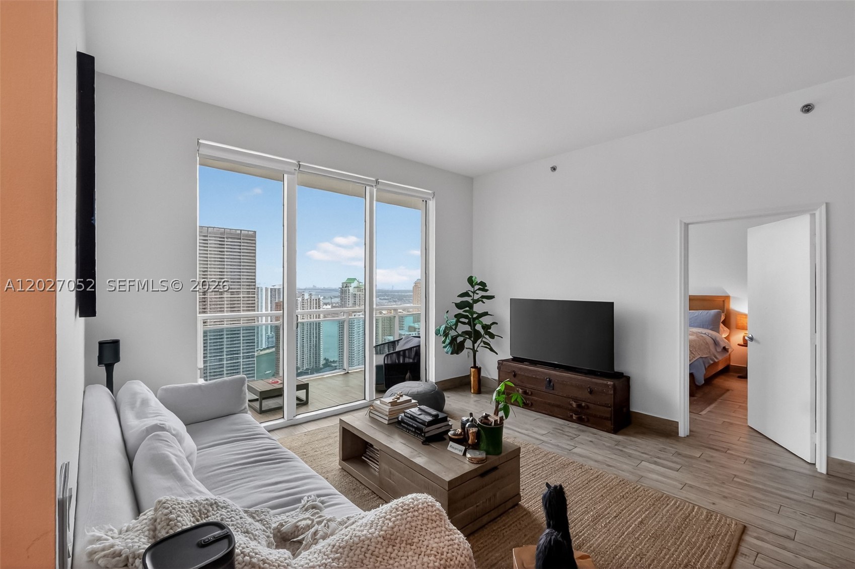 950 Brickell Bay Dr #4504, Miami FL 33131