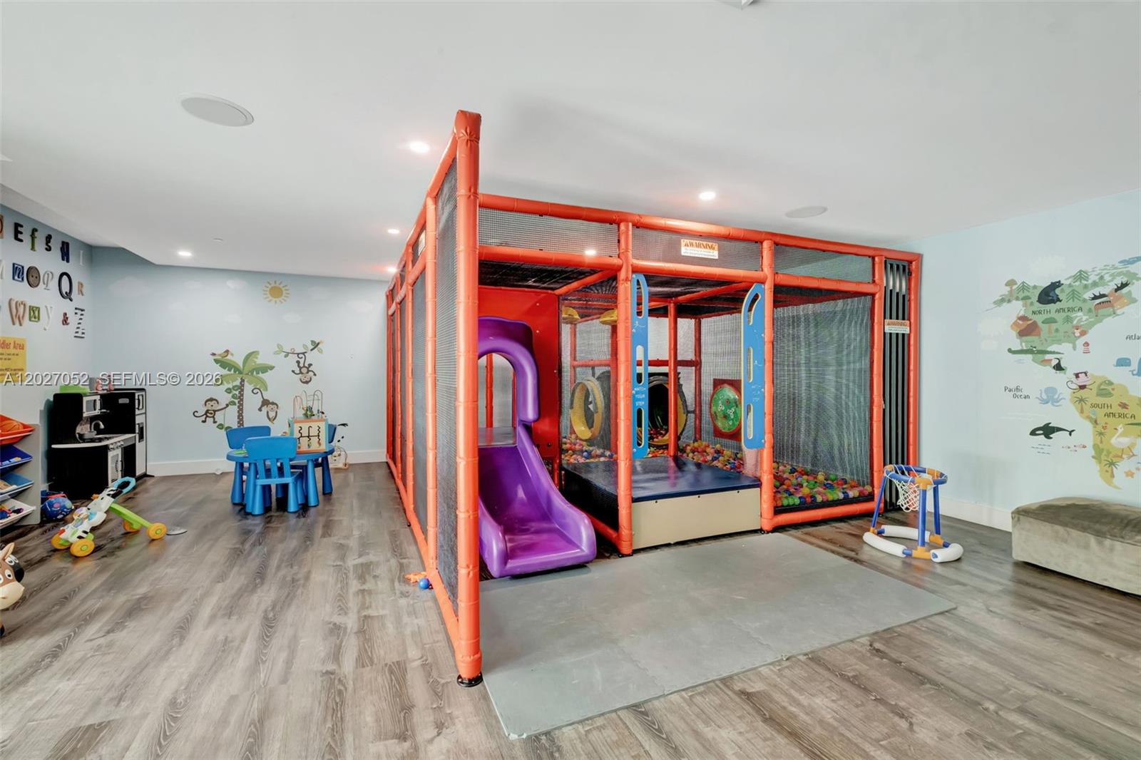 950 Brickell Bay Dr #4504, Miami FL 33131