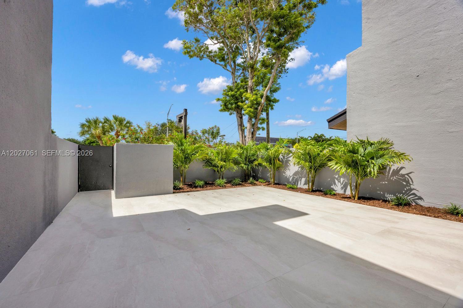 6661 SW 72nd St #35, South Miami FL 33143