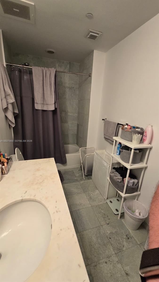 1050 Brickell Ave #816, Miami FL 33131