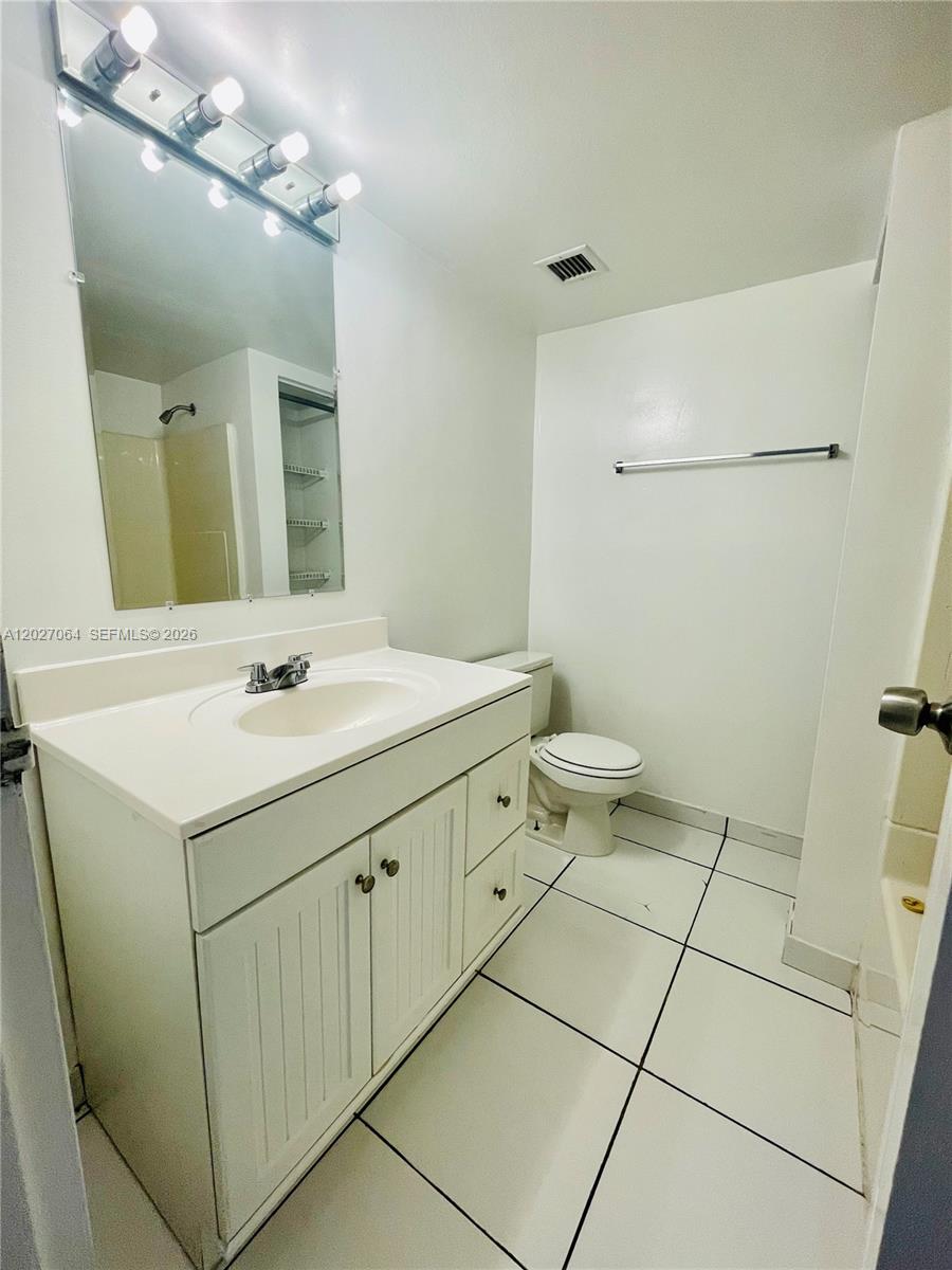 13499 Biscayne Blvd #1613, North Miami FL 33181