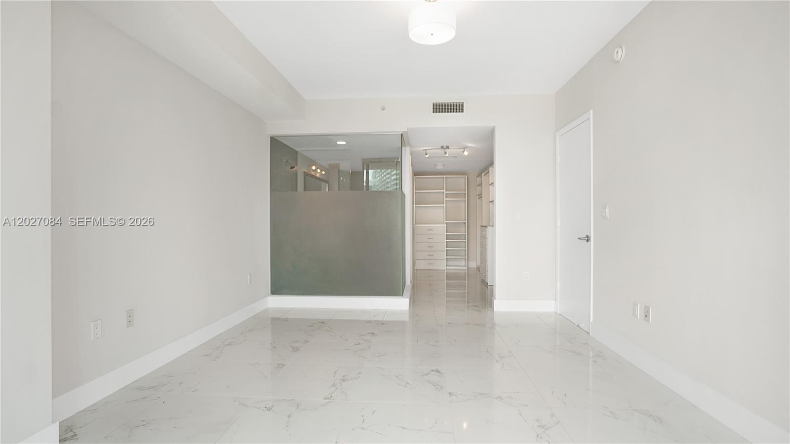 92 SW 3rd St #1803, Miami FL 33130