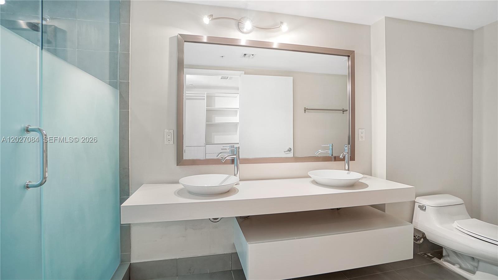 92 SW 3rd St #1803, Miami FL 33130