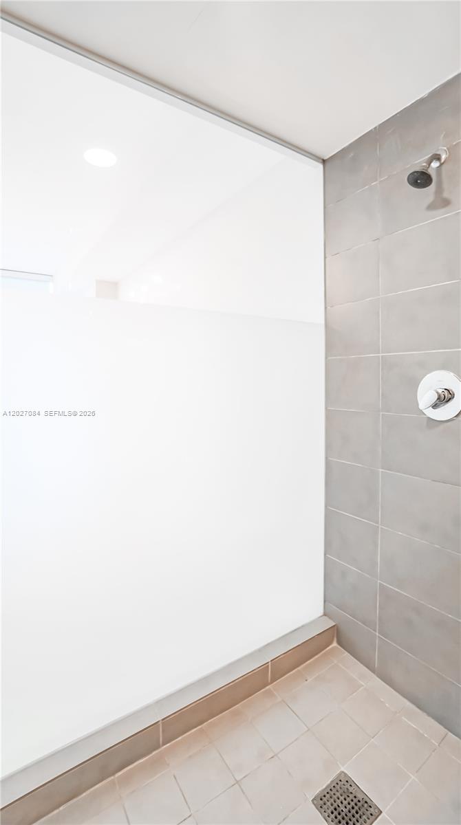 92 SW 3rd St #1803, Miami FL 33130