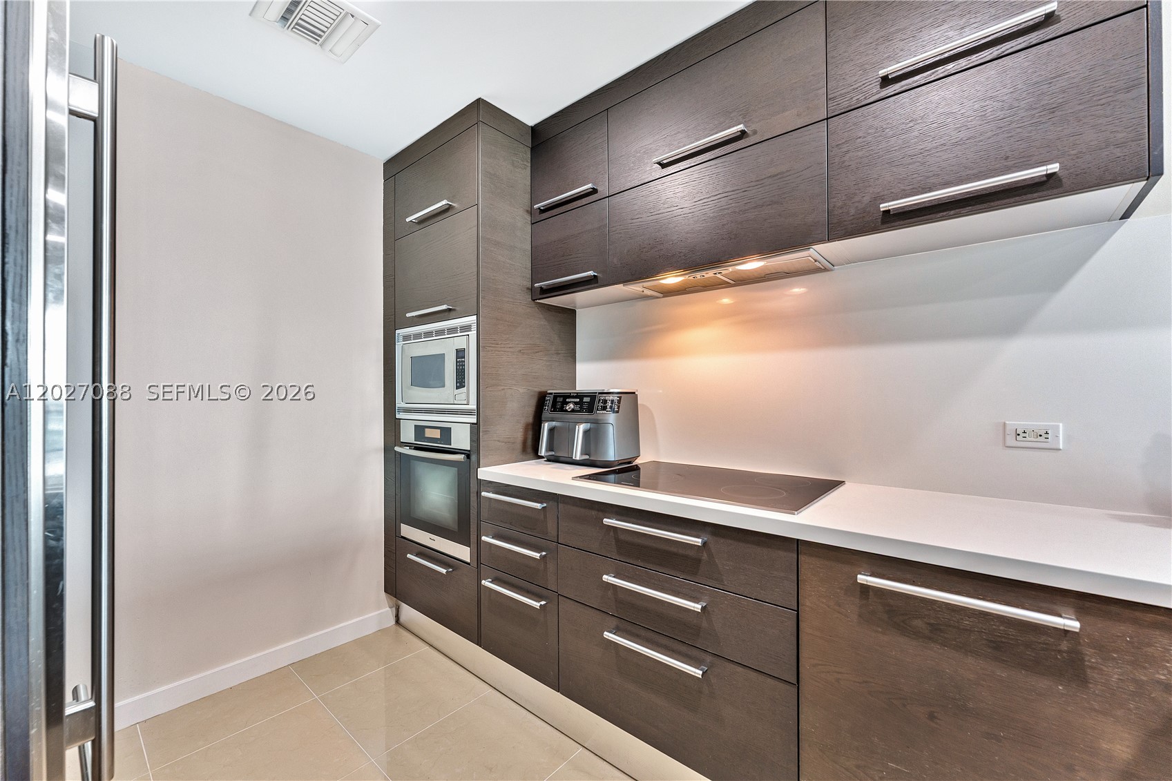 900 Biscayne Blvd #3109, Miami FL 33132