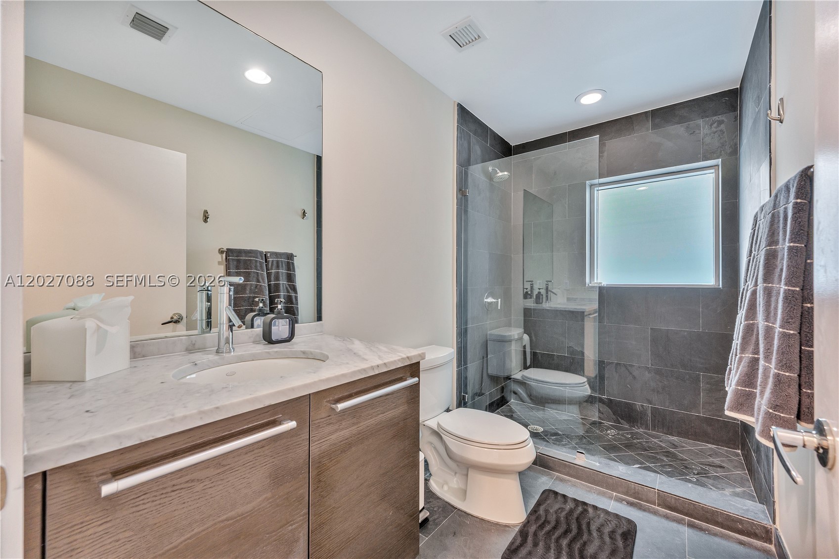 900 Biscayne Blvd #3109, Miami FL 33132