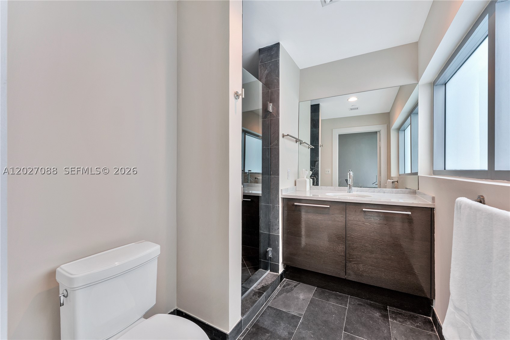 900 Biscayne Blvd #3109, Miami FL 33132