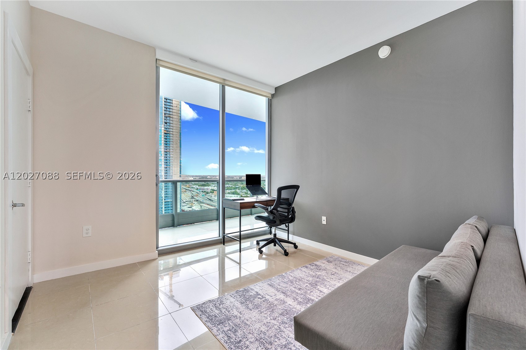 900 Biscayne Blvd #3109, Miami FL 33132