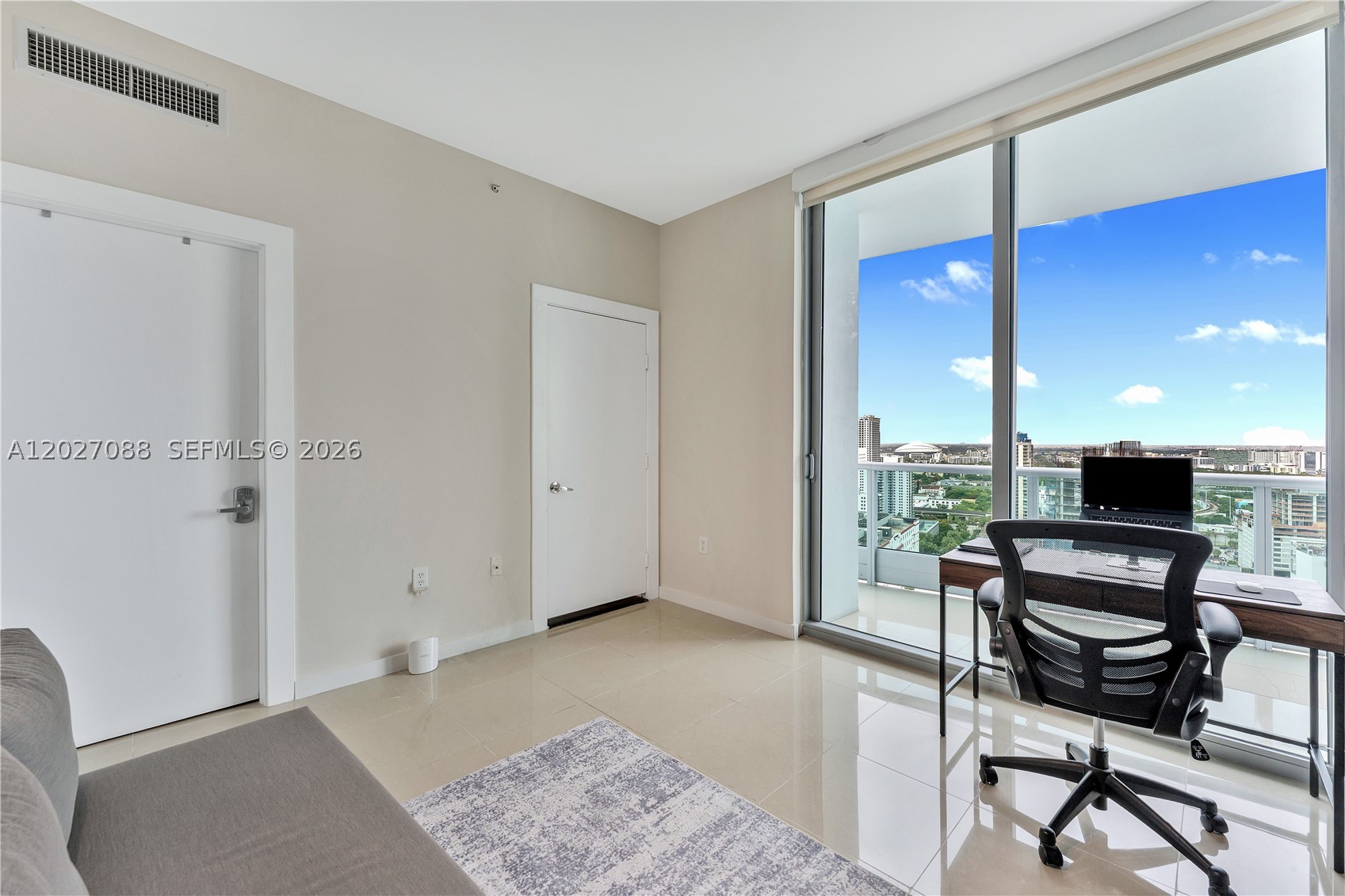 900 Biscayne Blvd #3109, Miami FL 33132