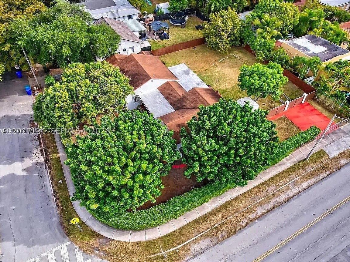 435 SW 33rd Ave, Miami FL 33135