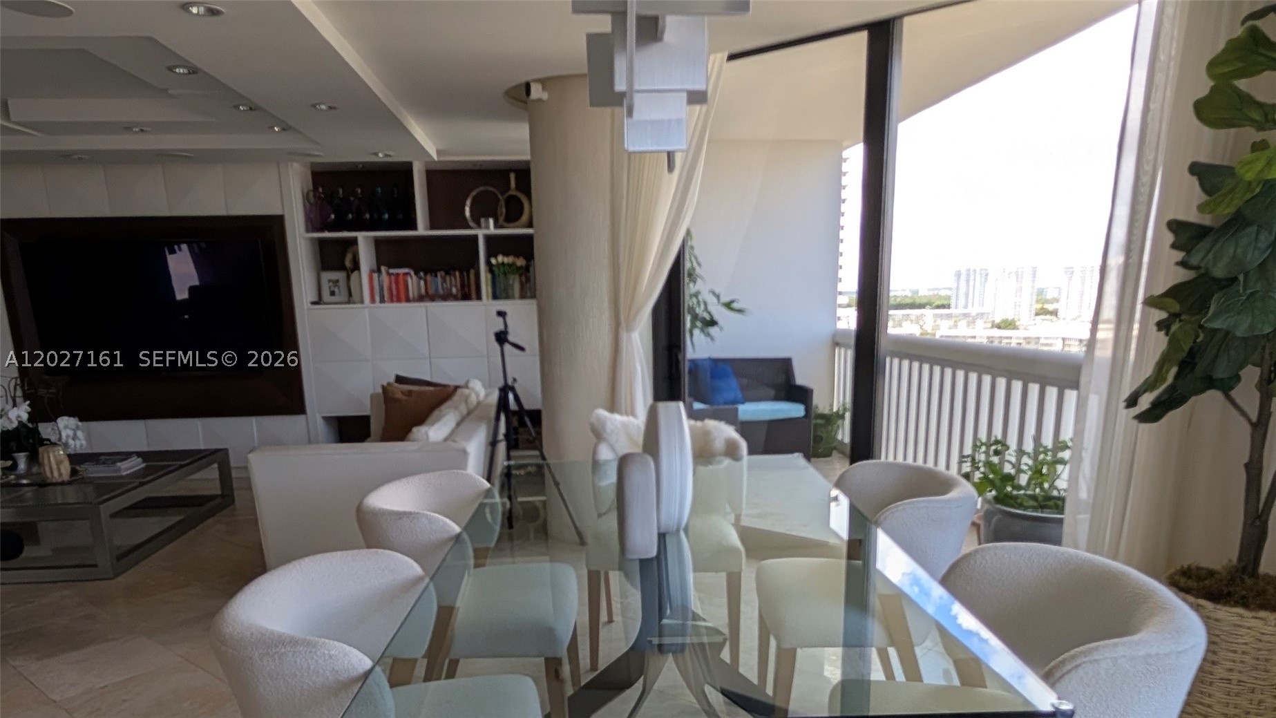 2000 Island Blvd #1404, Aventura FL 33160