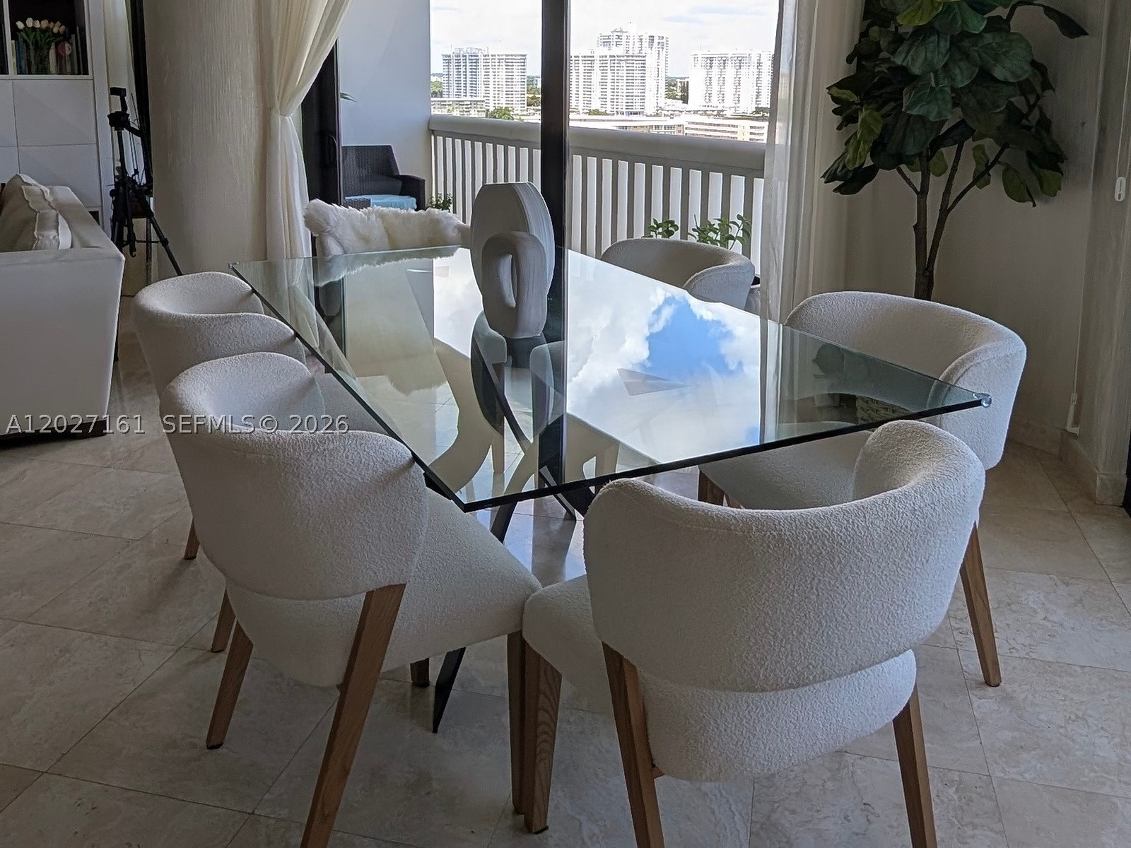 2000 Island Blvd #1404, Aventura FL 33160