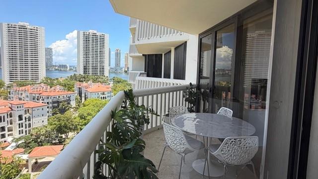 2000 Island Blvd #1404, Aventura FL 33160