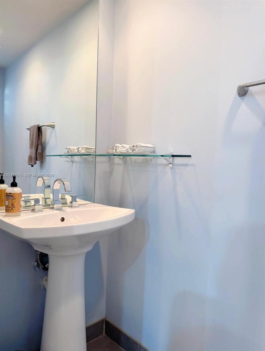 2135 Washington Ct #7, Miami Beach FL 33139
