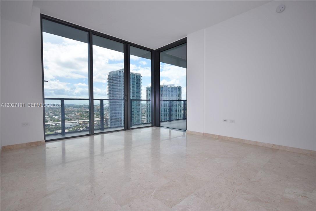 68 SE 6th St #2812, Miami FL 33131