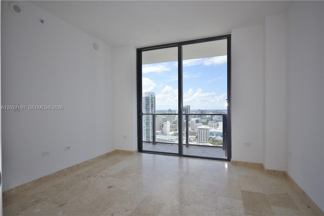 68 SE 6th St #2812, Miami FL 33131