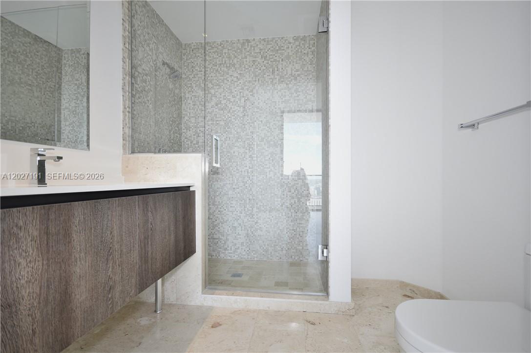 68 SE 6th St #2812, Miami FL 33131