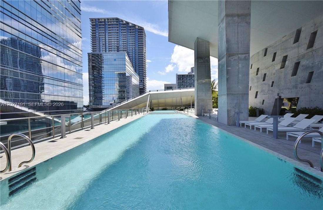 68 SE 6th St #2812, Miami FL 33131