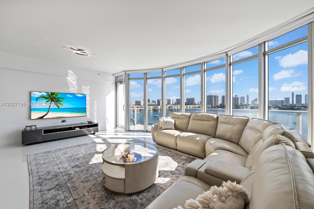 17301 Biscayne Blvd #811, North Miami Beach FL 33160