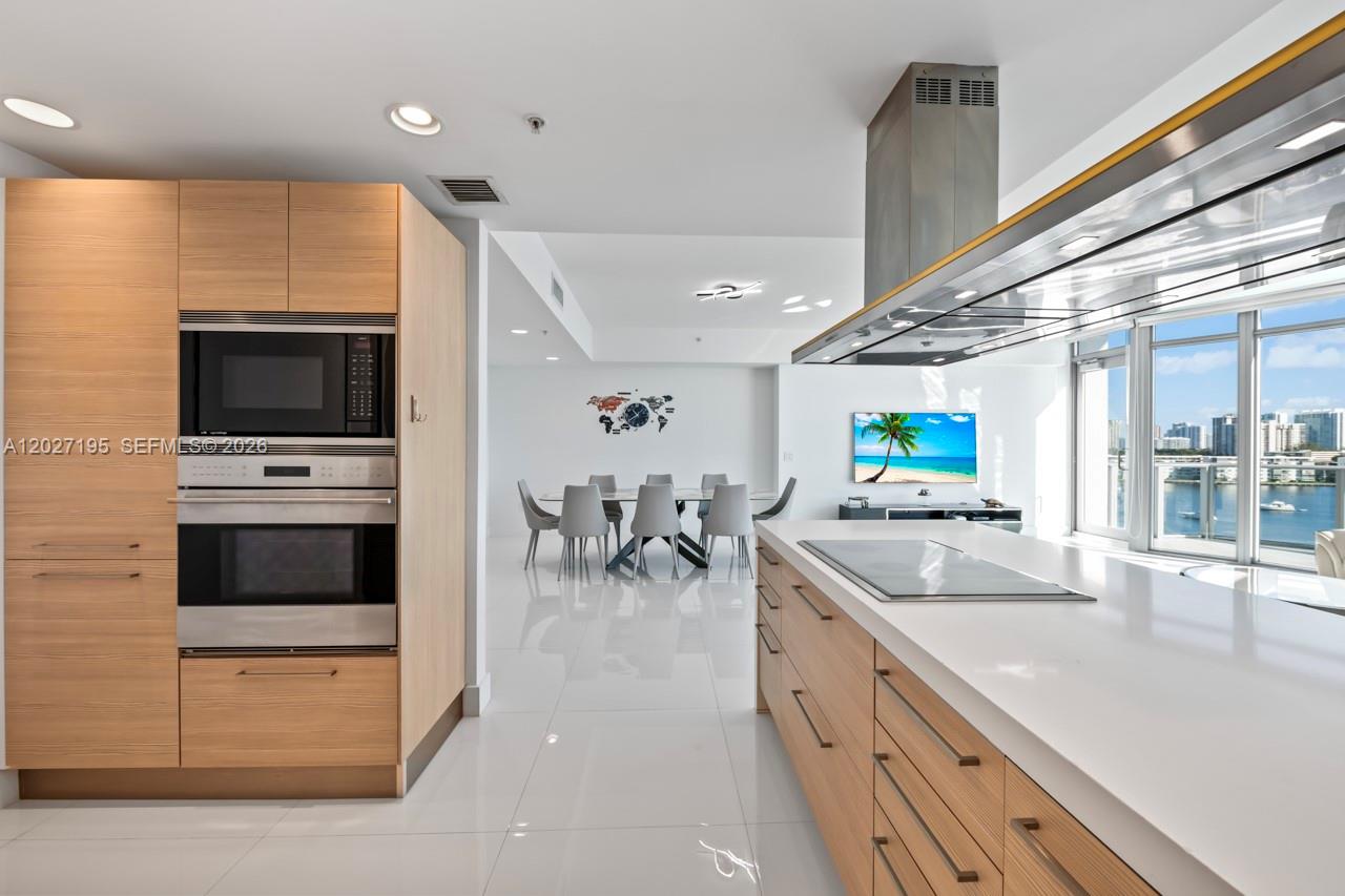 17301 Biscayne Blvd #811, North Miami Beach FL 33160