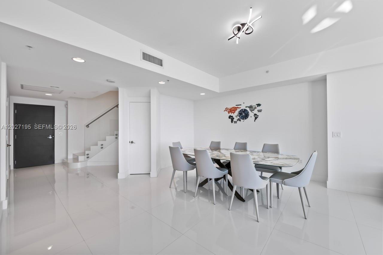 17301 Biscayne Blvd #811, North Miami Beach FL 33160