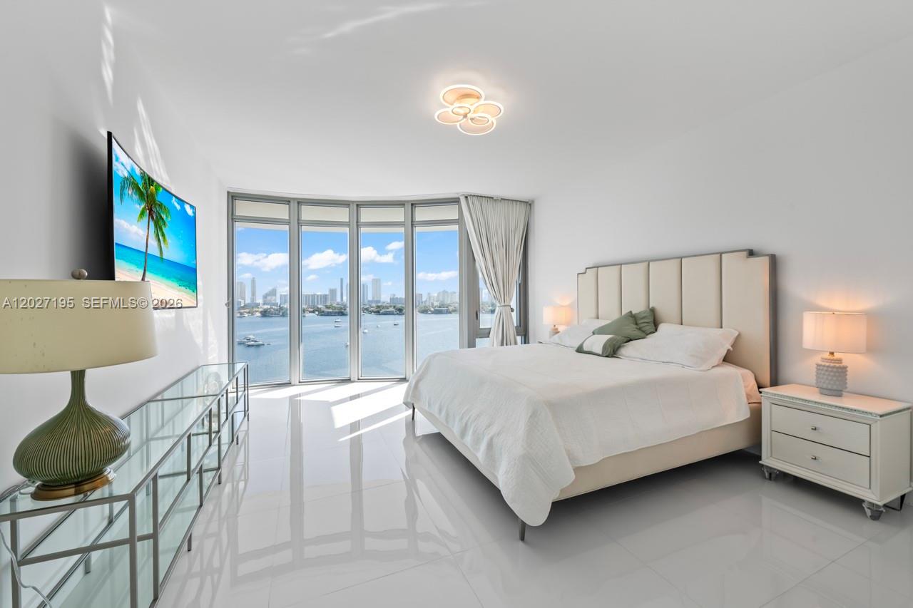 17301 Biscayne Blvd #811, North Miami Beach FL 33160