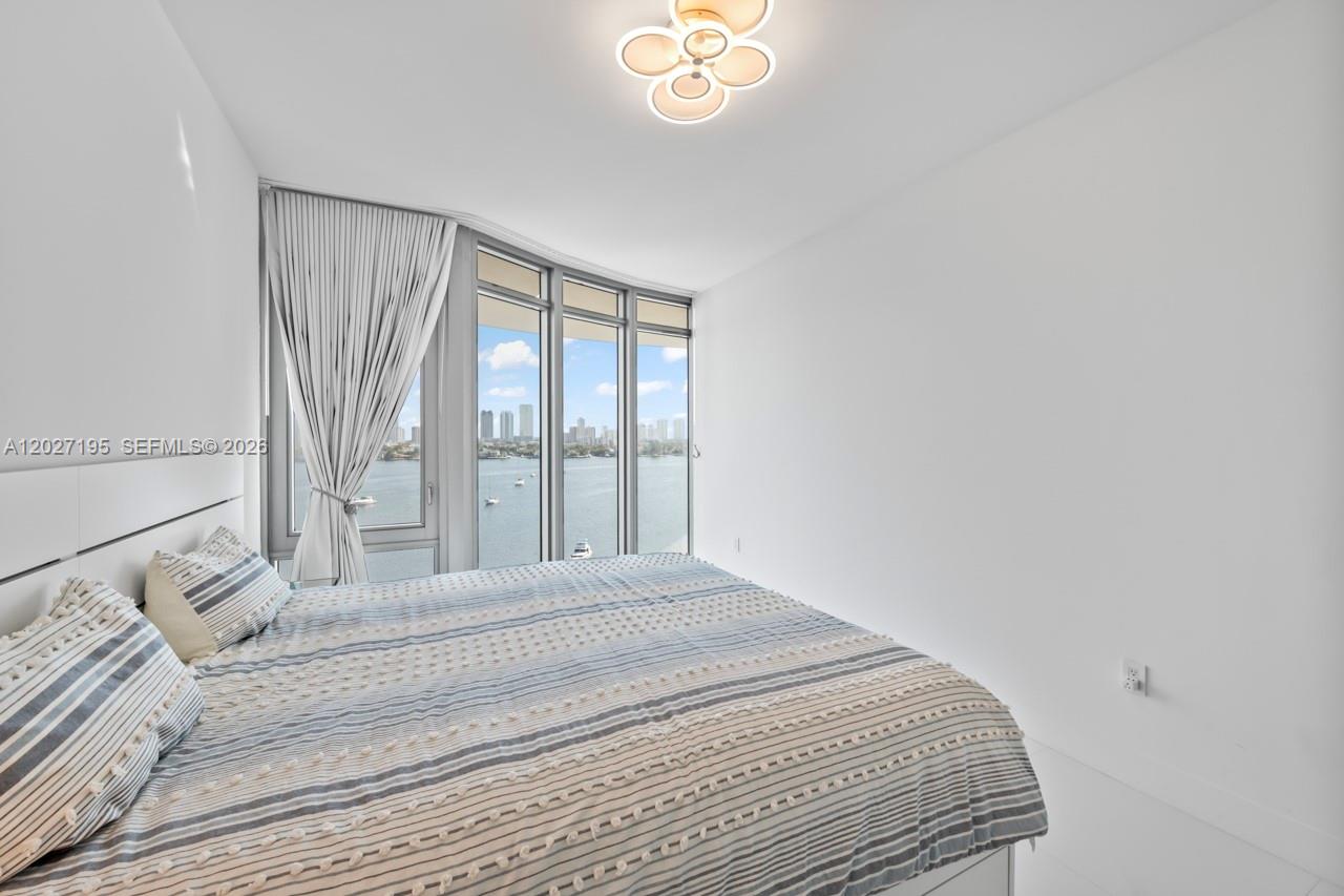 17301 Biscayne Blvd #811, North Miami Beach FL 33160
