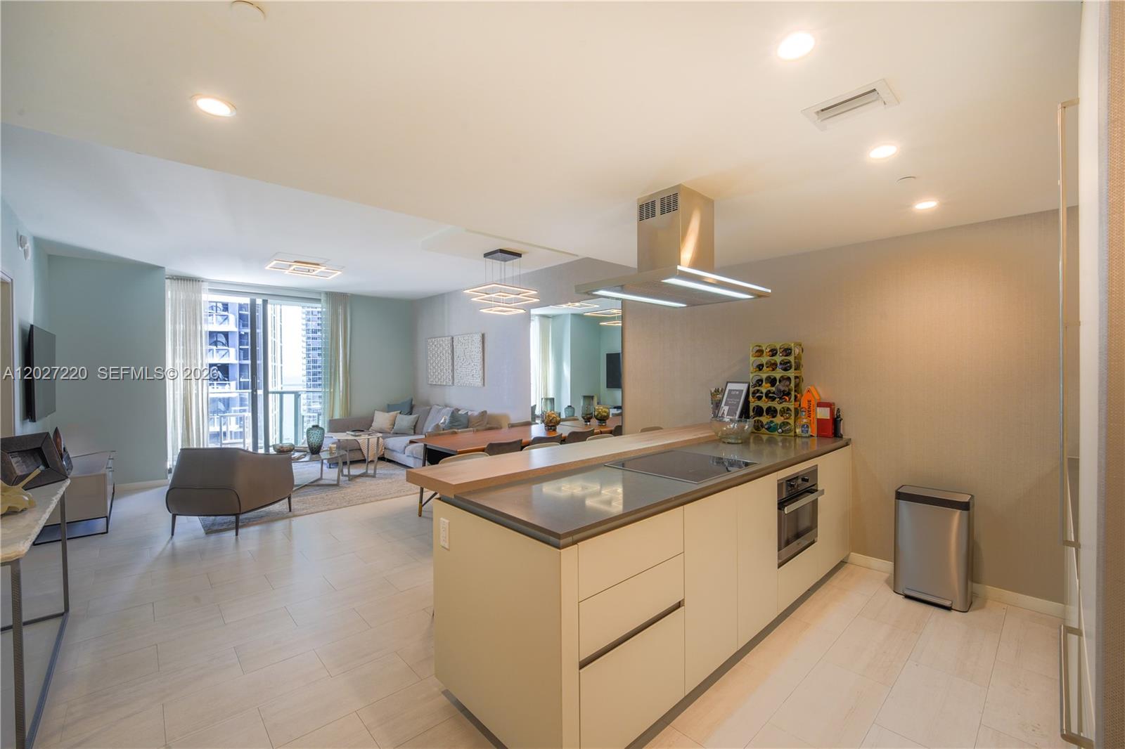 1000 Brickell Plz #3705, Miami FL 33131