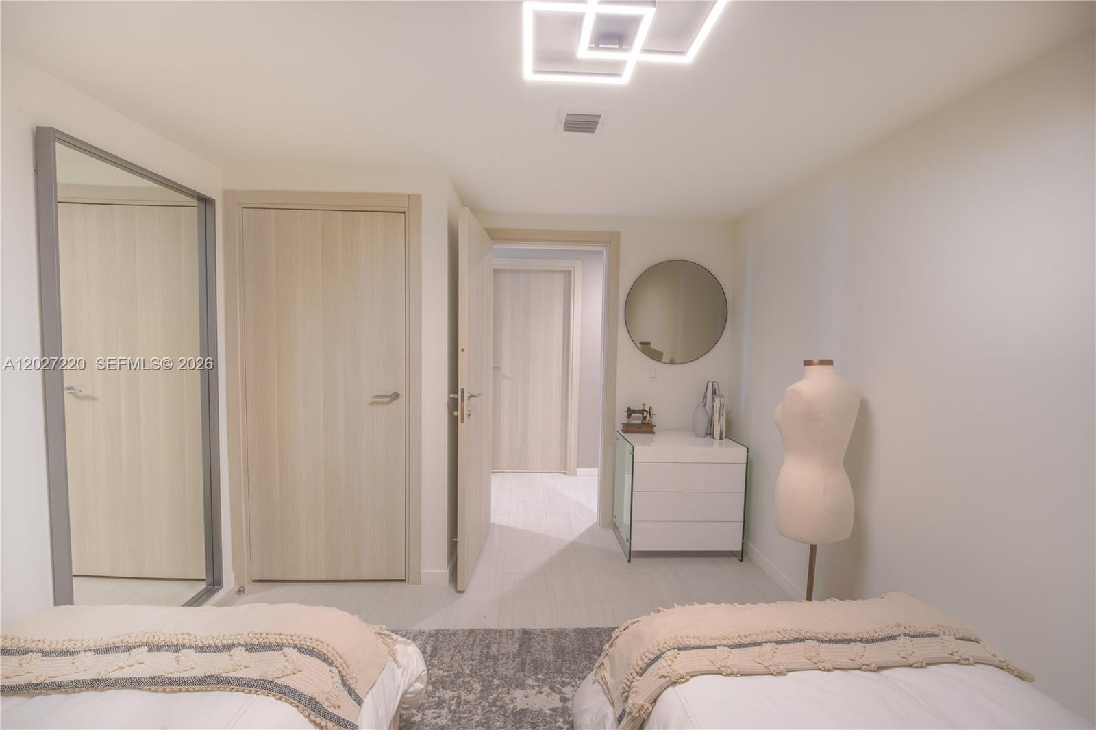 1000 Brickell Plz #3705, Miami FL 33131