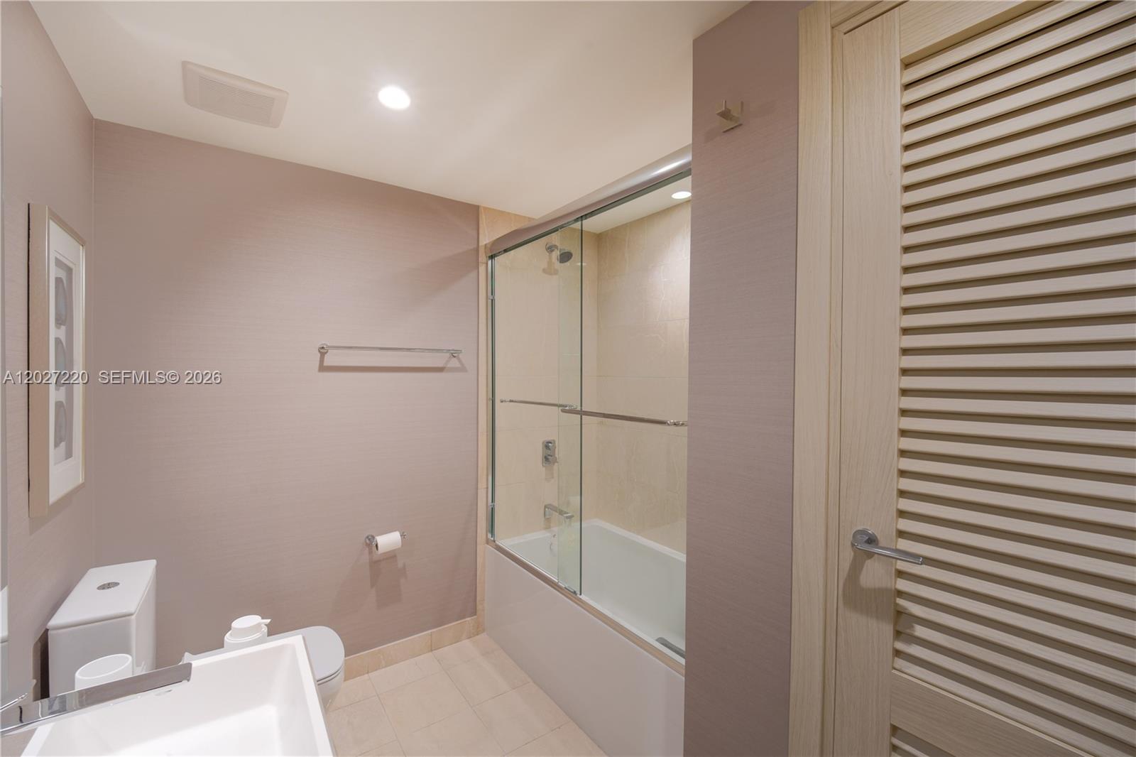 1000 Brickell Plz #3705, Miami FL 33131