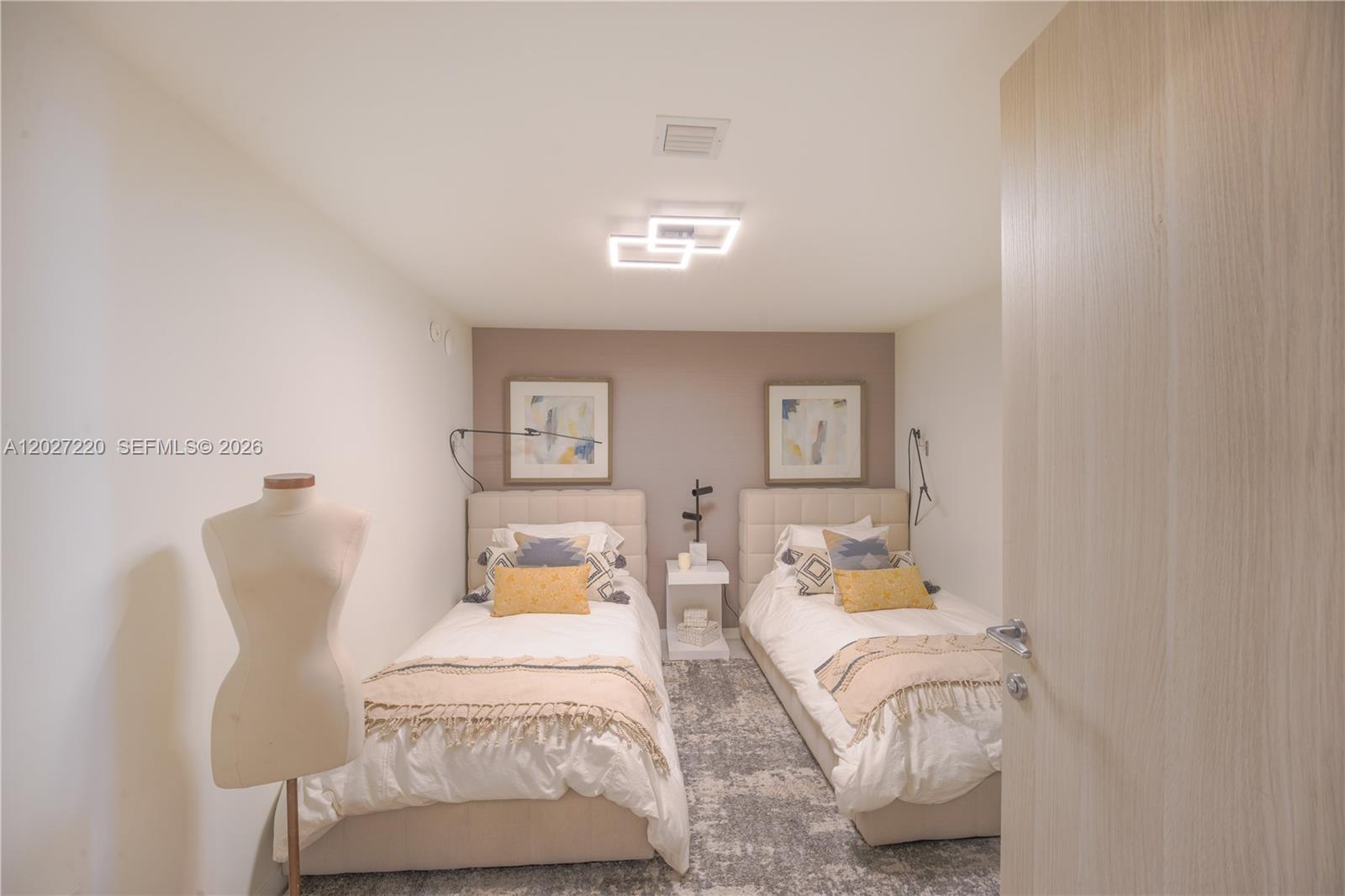 1000 Brickell Plz #3705, Miami FL 33131