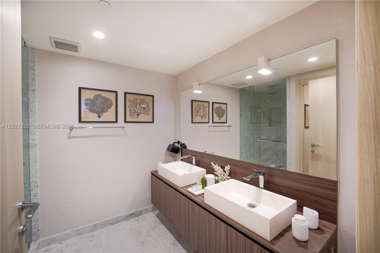 1000 Brickell Plz #3705, Miami FL 33131