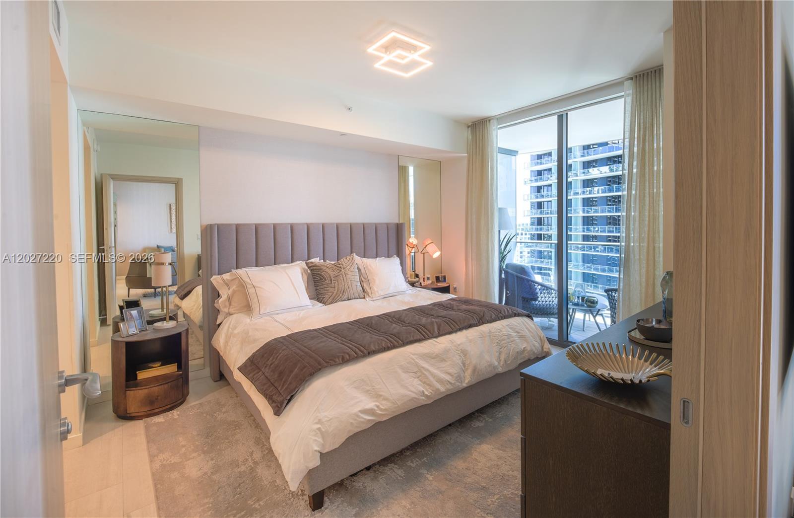 1000 Brickell Plz #3705, Miami FL 33131