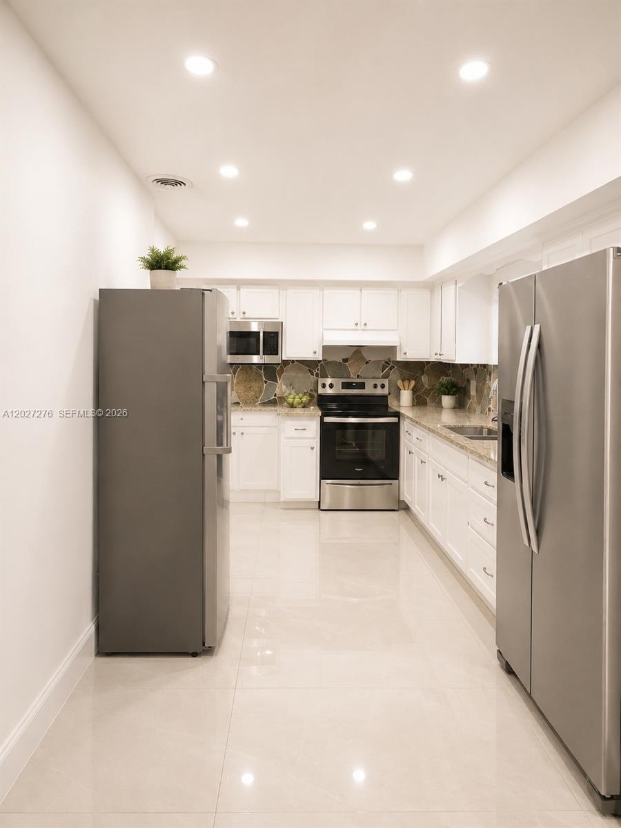 1109 NE 4th Ct, Hallandale Beach FL 33009