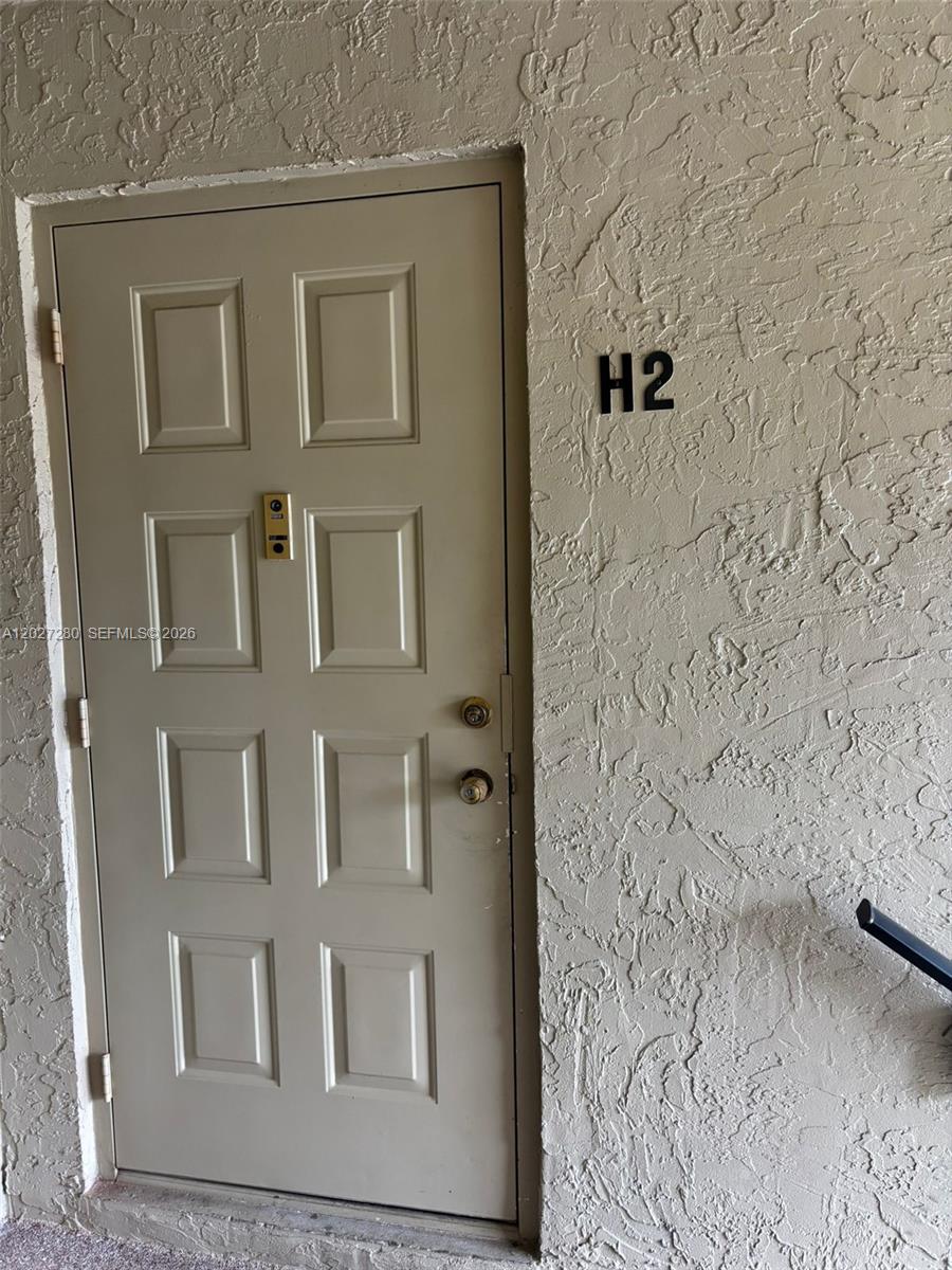 718 Sunny Pine Way #H2, Green Acres FL 33415