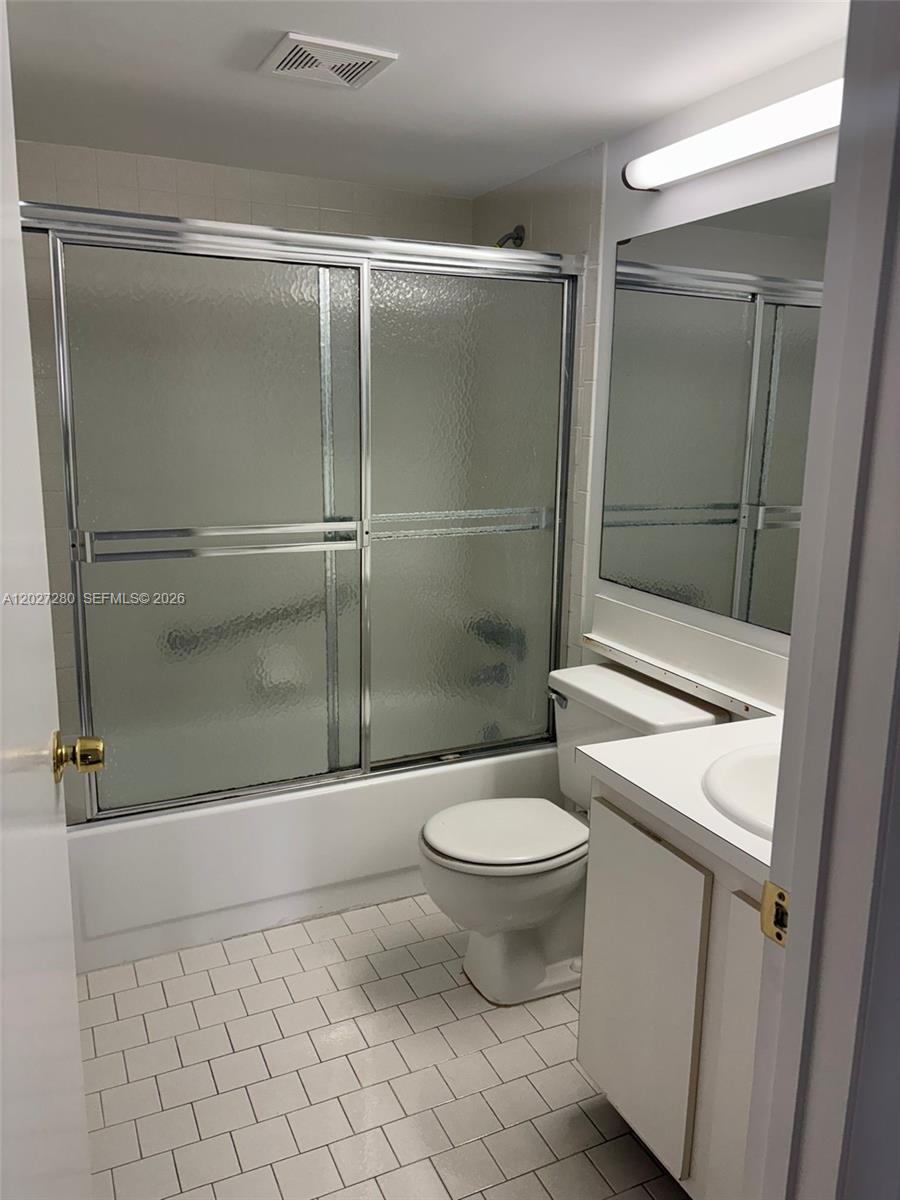 718 Sunny Pine Way #H2, Green Acres FL 33415