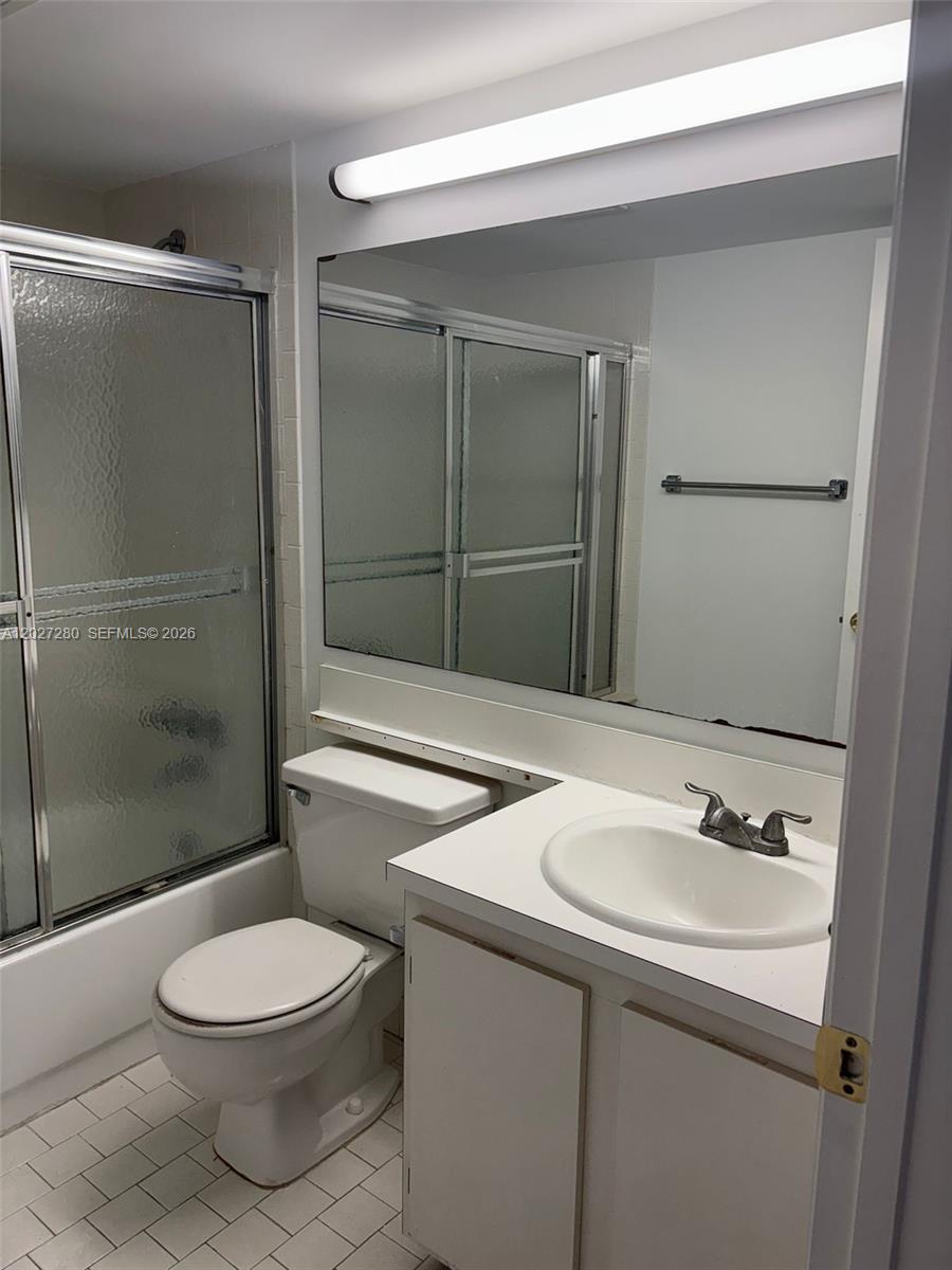 718 Sunny Pine Way #H2, Green Acres FL 33415