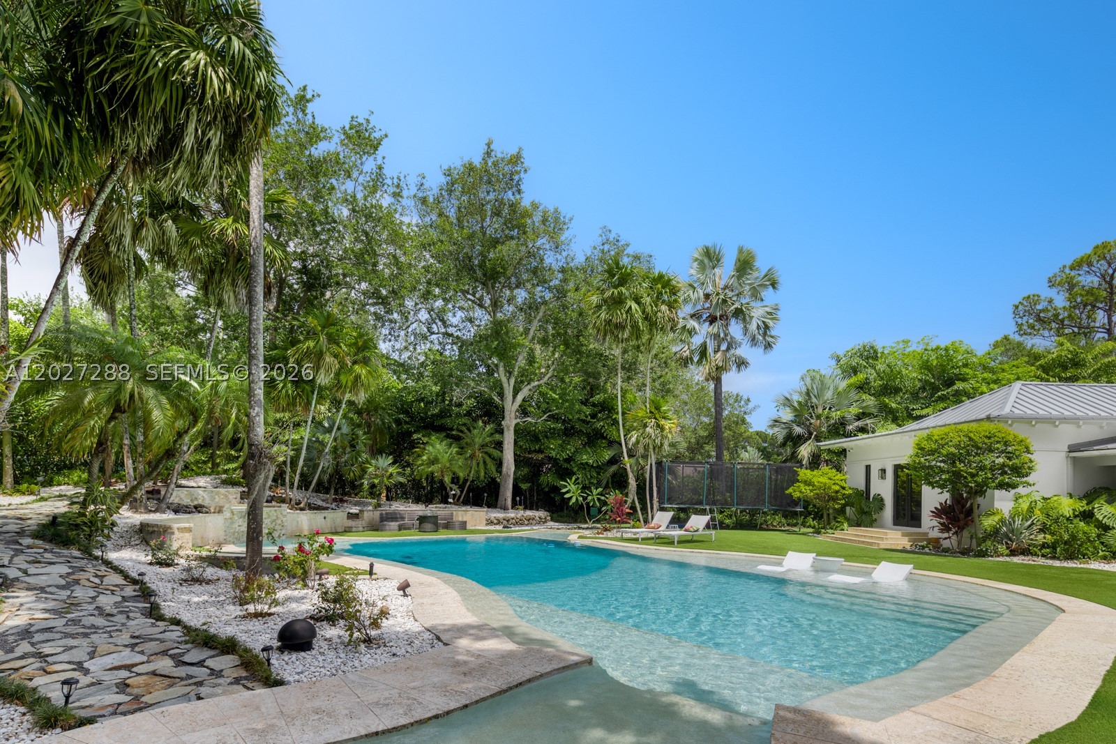 7101 SW 66th St, Miami FL 33143