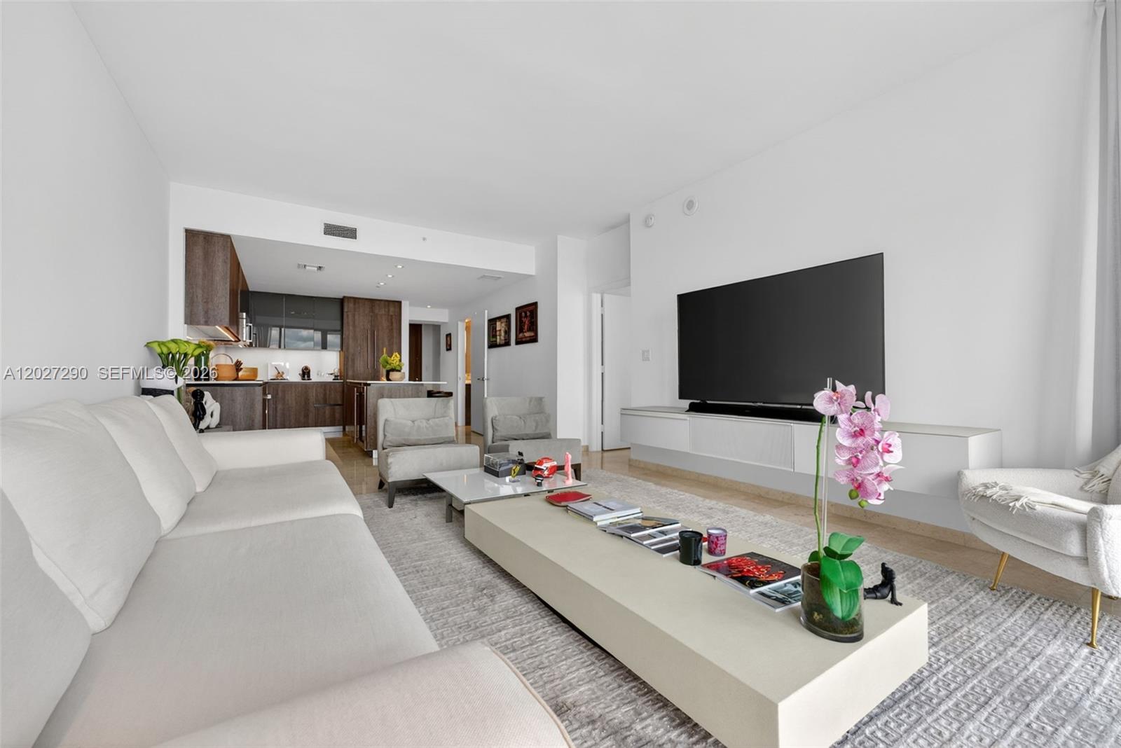 88 SW 7th St #2408, Miami FL 33130