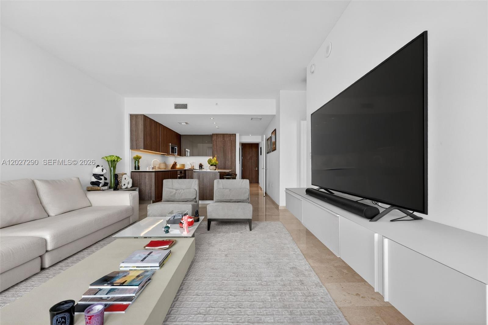 88 SW 7th St #2408, Miami FL 33130